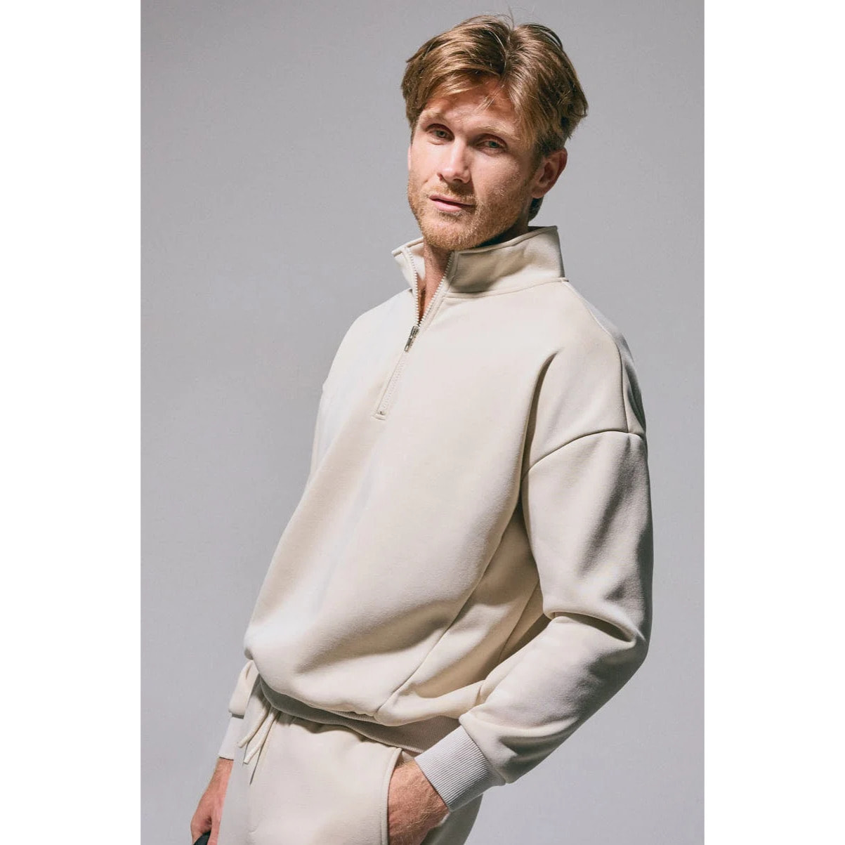Sudadera deportiva hombre afelpada semi cremallera beige