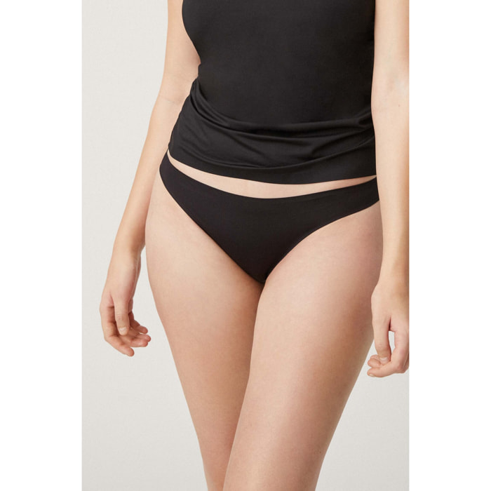 Mini slip invisibile con pizzo nero