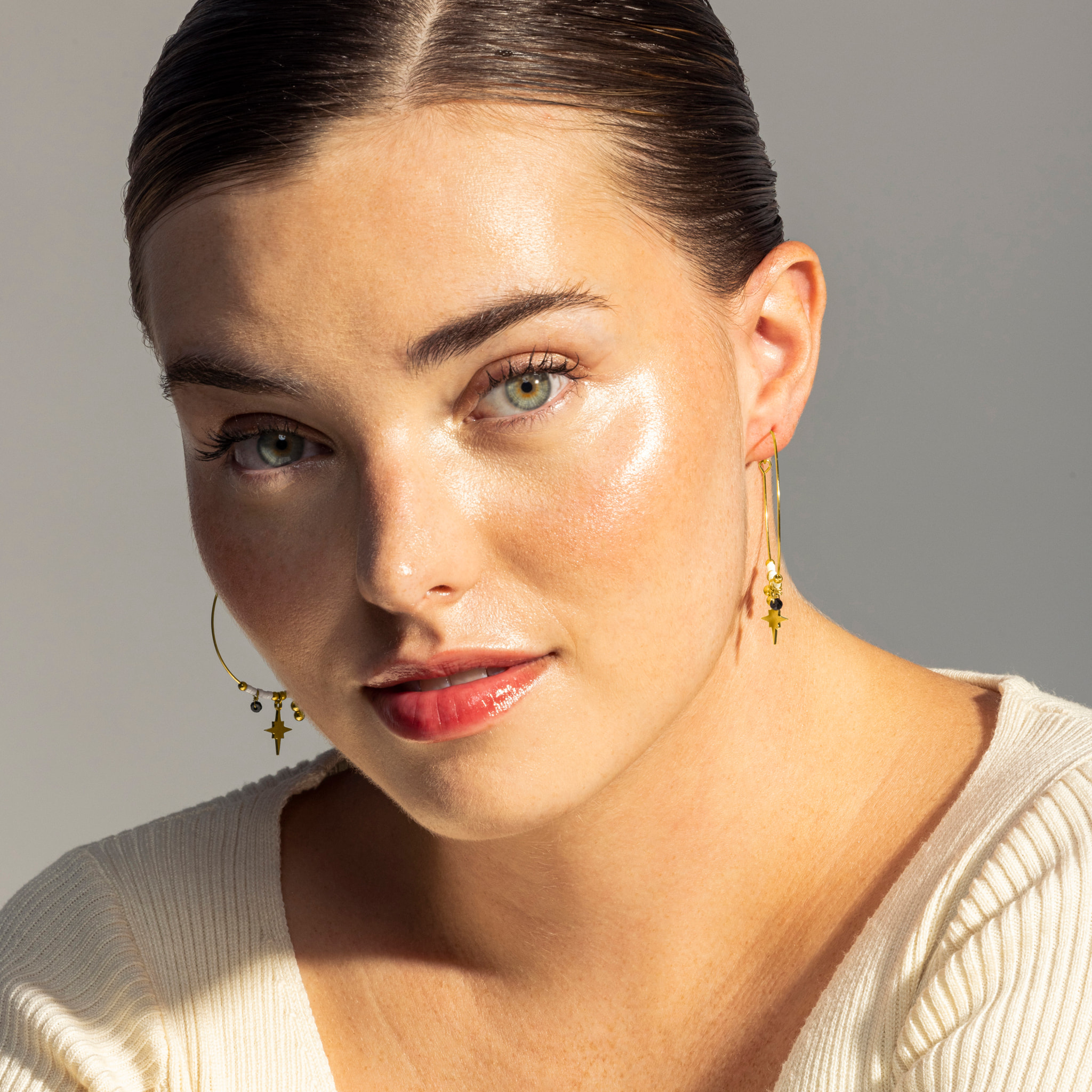 Pendientes de Onix acabados en oro amarillo de 18K- Hanfi