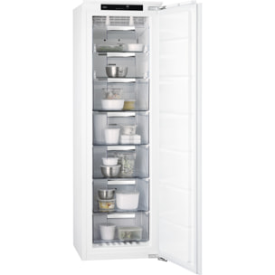 AEG Congelador vertical integrable de 1769 mm ABE818E6NC | Reacondicionado