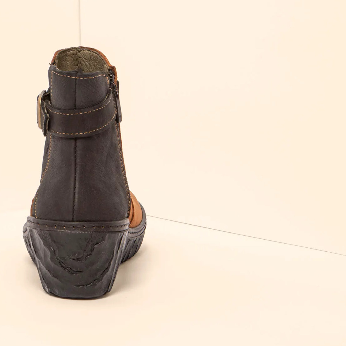 Botines N5133 PLEASANT WOOD-BLACK / MYTH YGGDRASIL color Wood-black