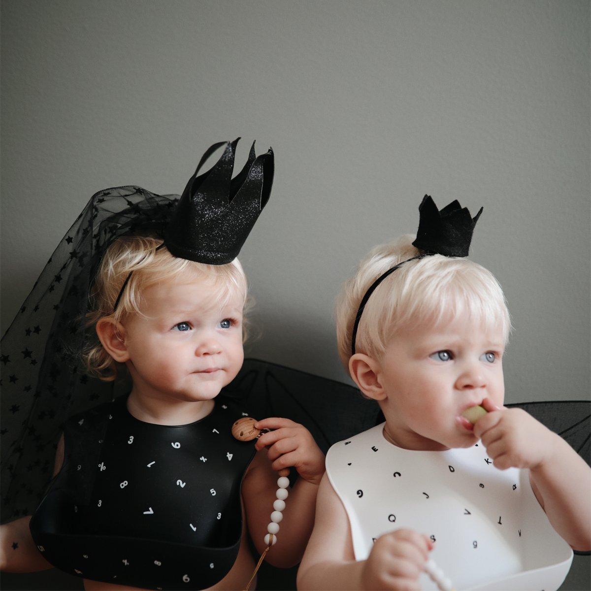 Mushie Babero Silicona Print