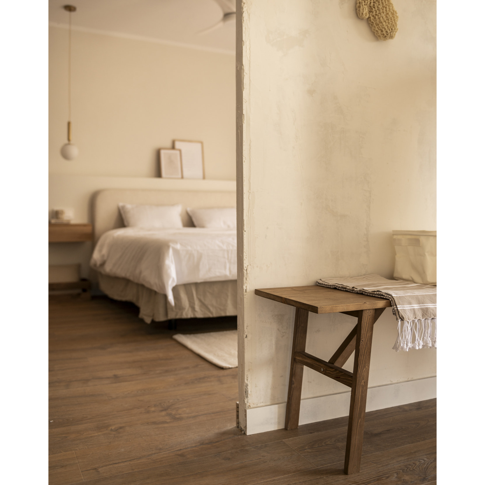 Banc en bois massif ton chêne foncé 120x45cm Hauteur: 45 Longueur: 120 Largeur: 35