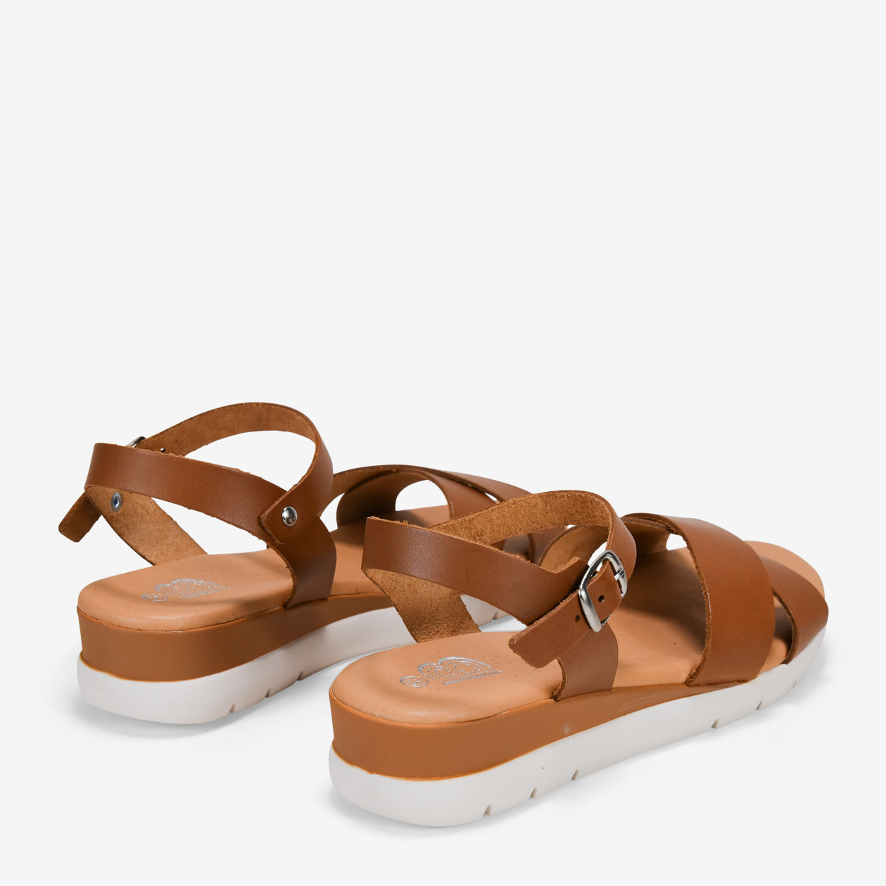 Sandalias de cuña cuero en piel con cierre de hebilla