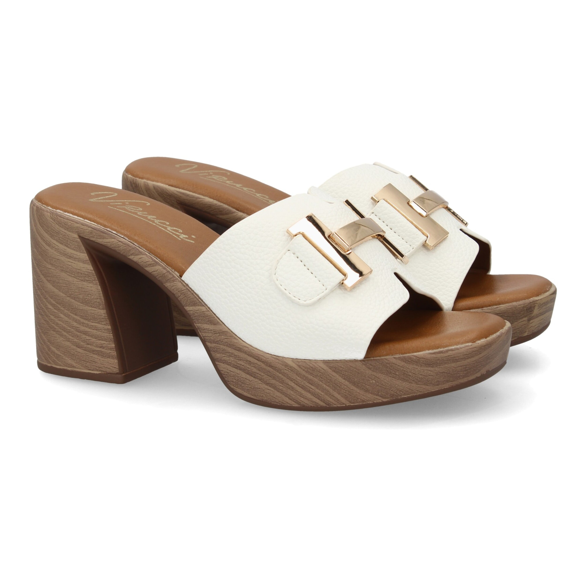 Sandalia tacón mujer con adorno metálico en la pala