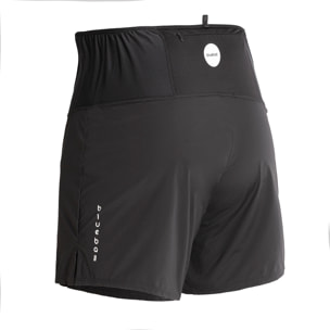 Pantalón corto de trail running negro, holgado y de alto rendimiento con bolsillos integrados