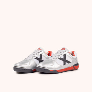 Zapatillas de fútbol sala para niños en gris metalizado y rojo MUNICH ONE KID 79