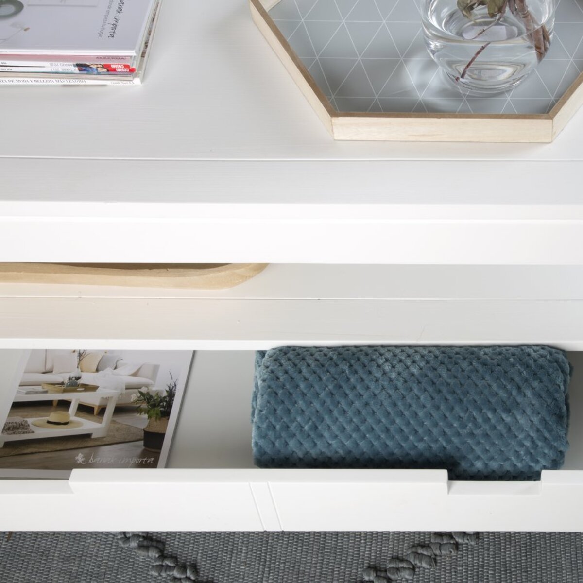 Table basse avec plateau relevable Jil -bois massif et panneau de mdf-couleur laqué blanc mat 110 x 45 x 60 cm