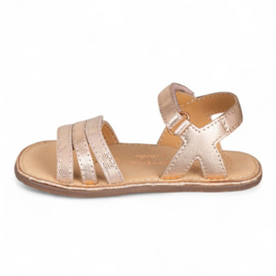 SANDALIA BAREFOOT PIEL CHETTO TIRAS METALIZADAS ORO ROSADO