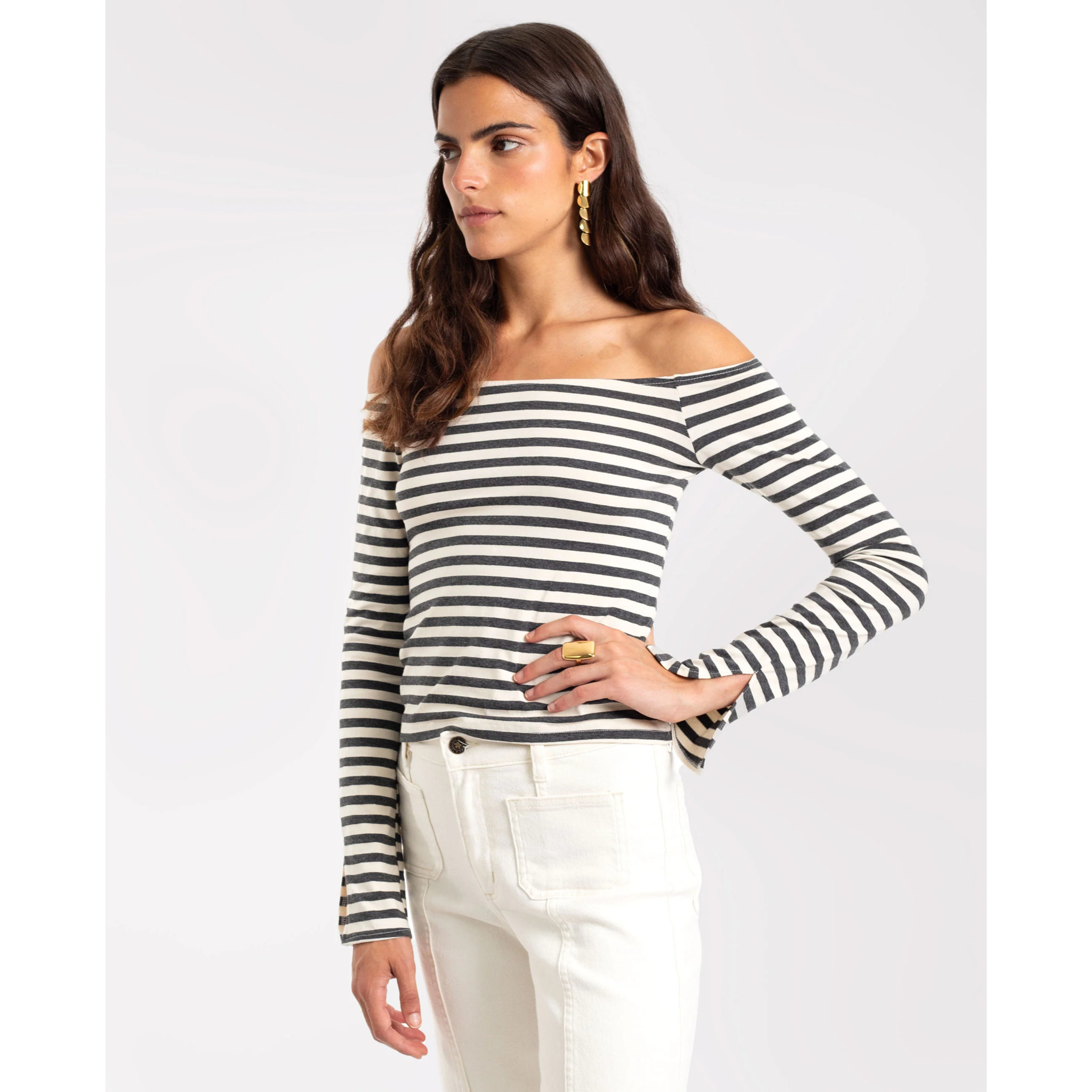 Camiseta mujer de rayas y escote bardot