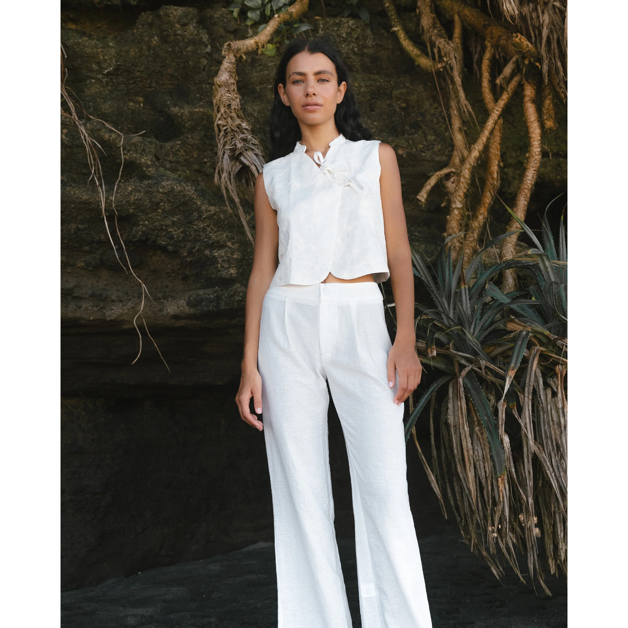 Chaleco de mujer bordado