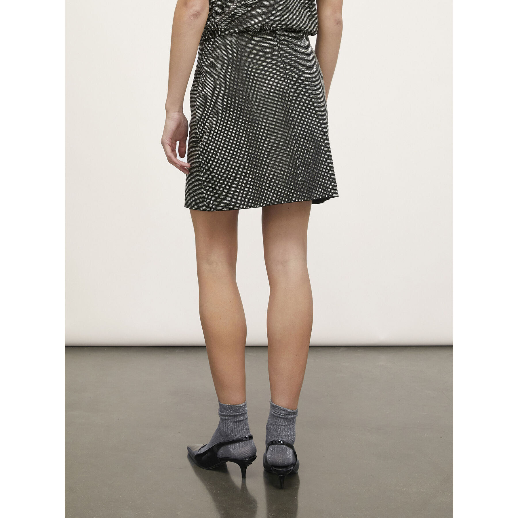 Motivi - Minifalda llena de pedrería - Gris