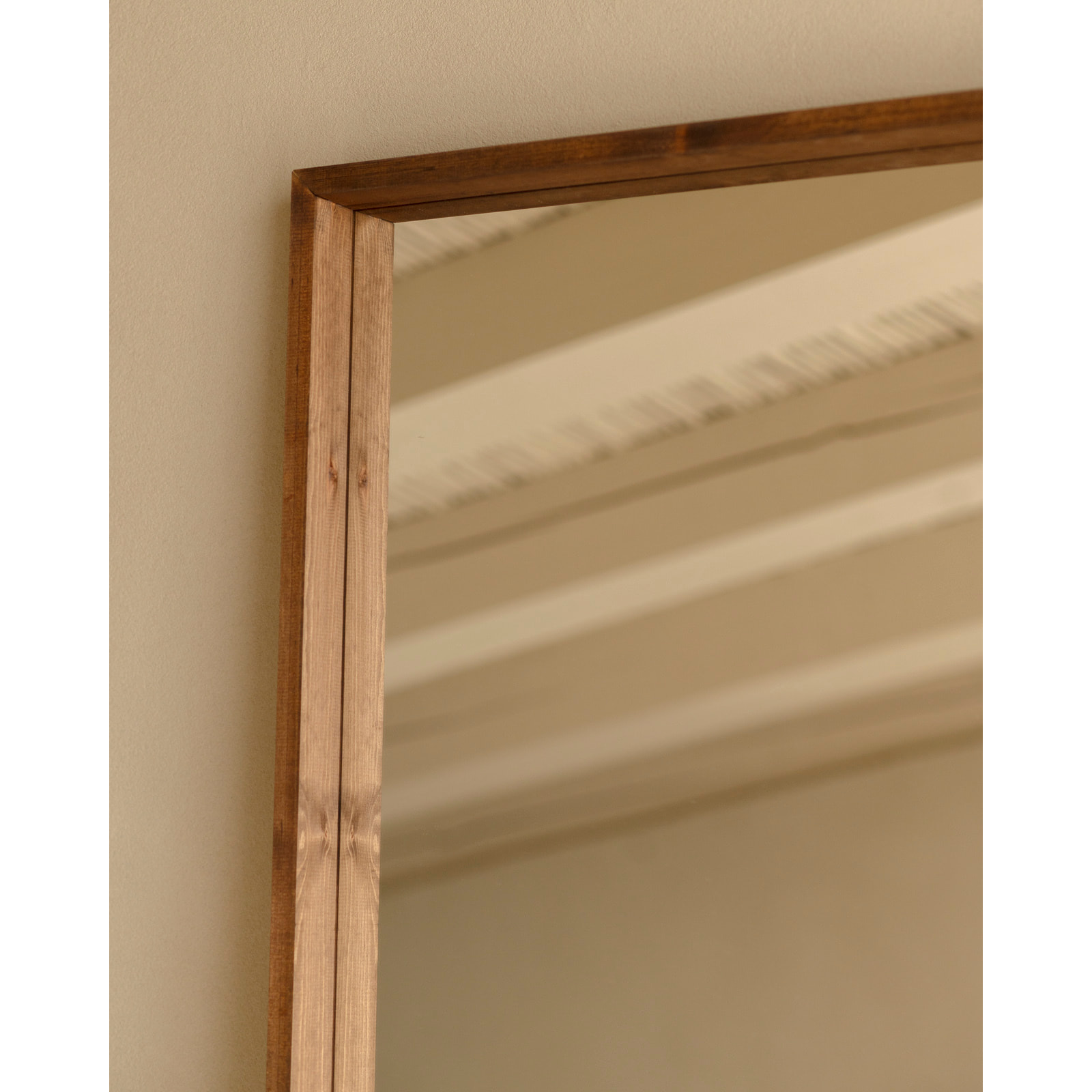 Miroir effet bois massif ton chêne foncé en différentes tailles