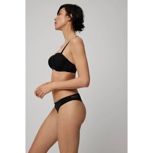 Perizoma con dettagli in tulle nero