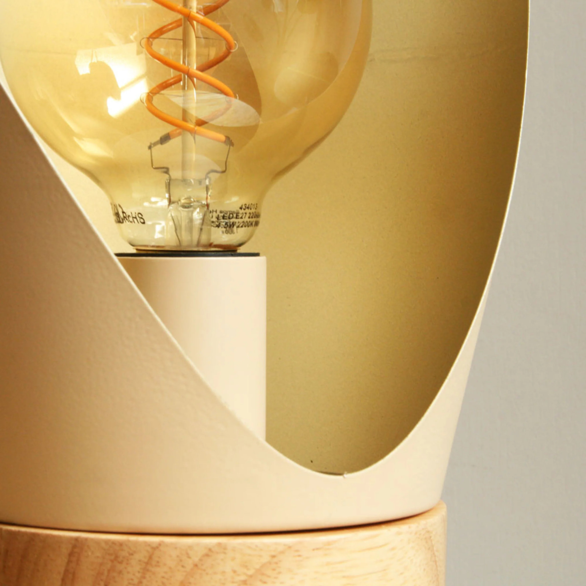 Lampe à poser en métal crème et bois H44 cm - Spoon
