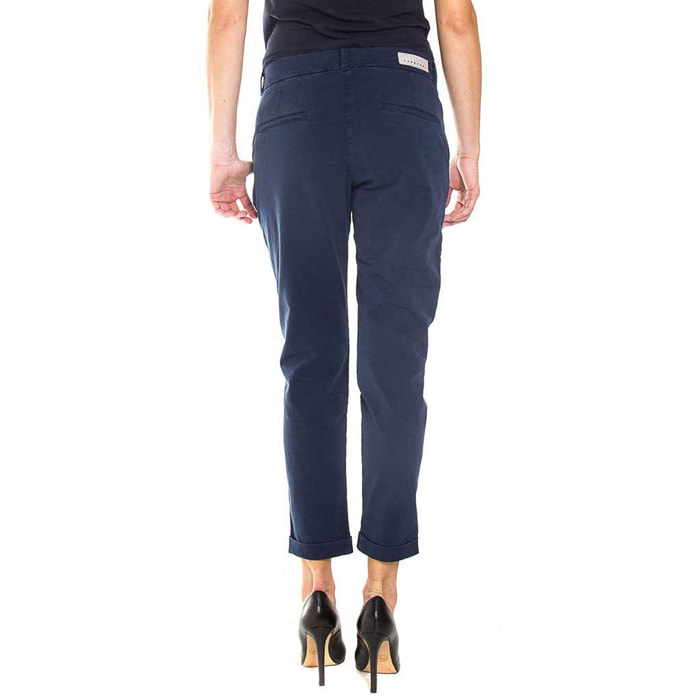 PANTALONE CHINOS IN GABARDINA STRETCH. MOD. T765. Vita regolare e gamba comoda.