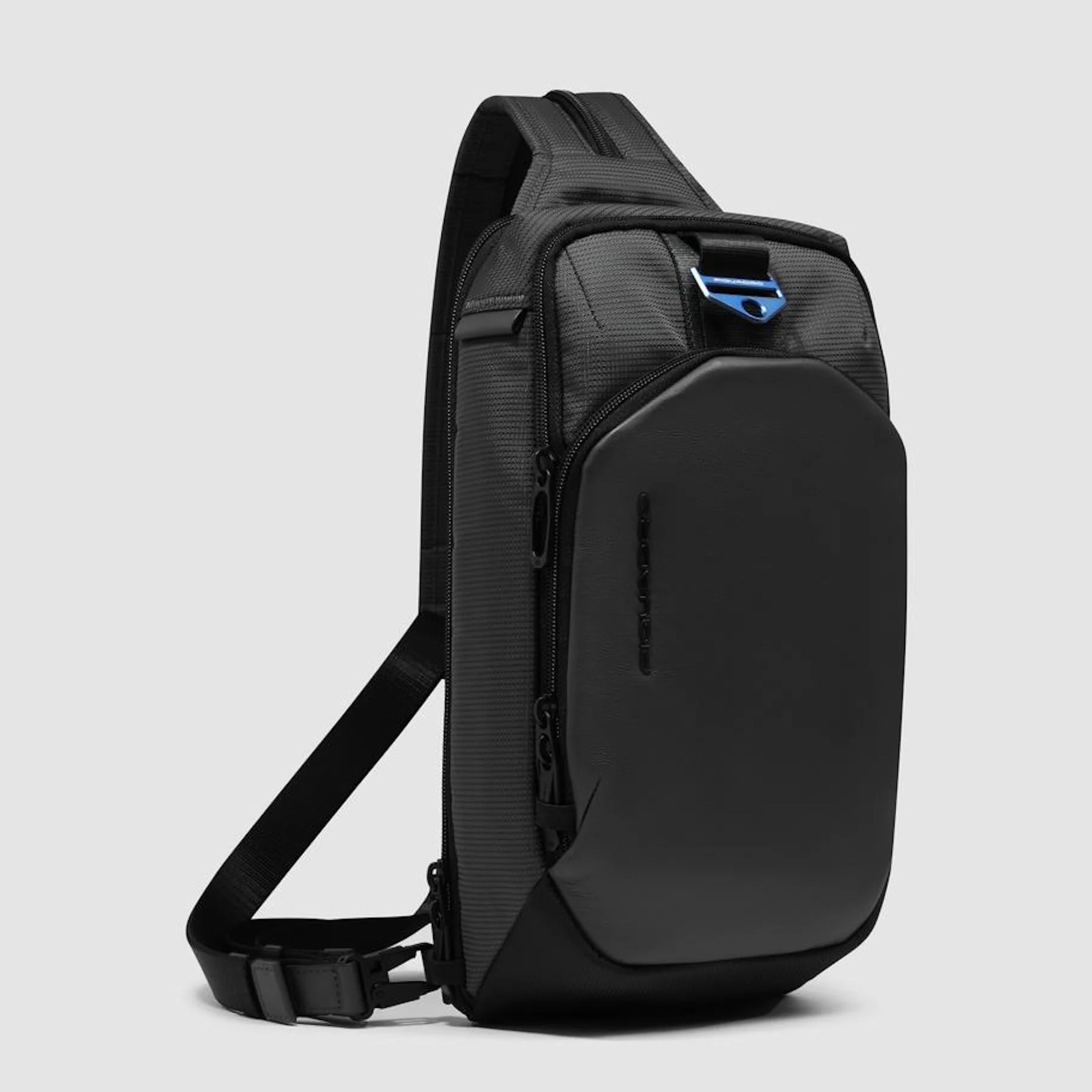 Piquadro Monospalla porta iPad®mini in tessuto riciclato e materiale bio-based con protezione RFID