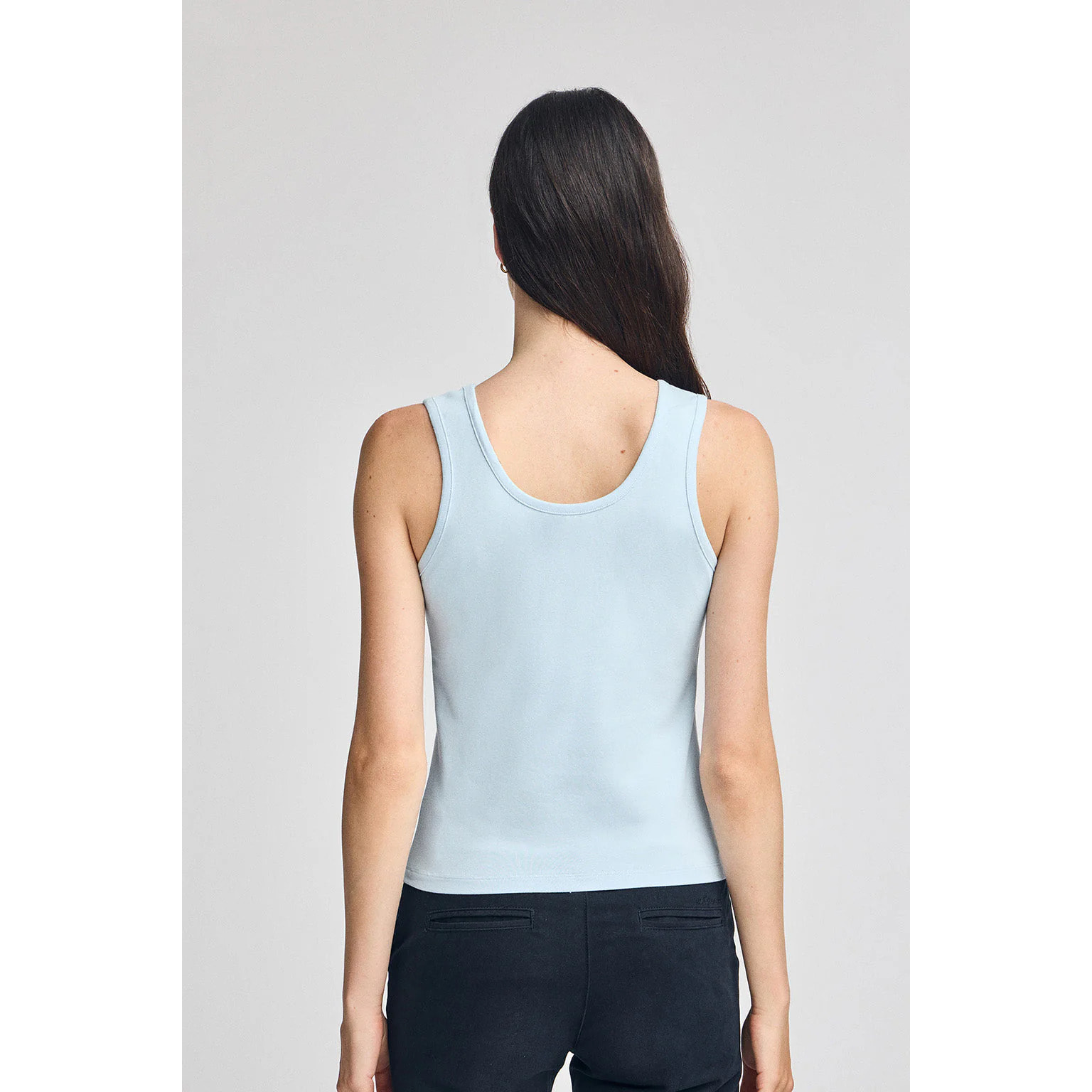 Camiseta azul claro de tirantes con bordado Rigby Go