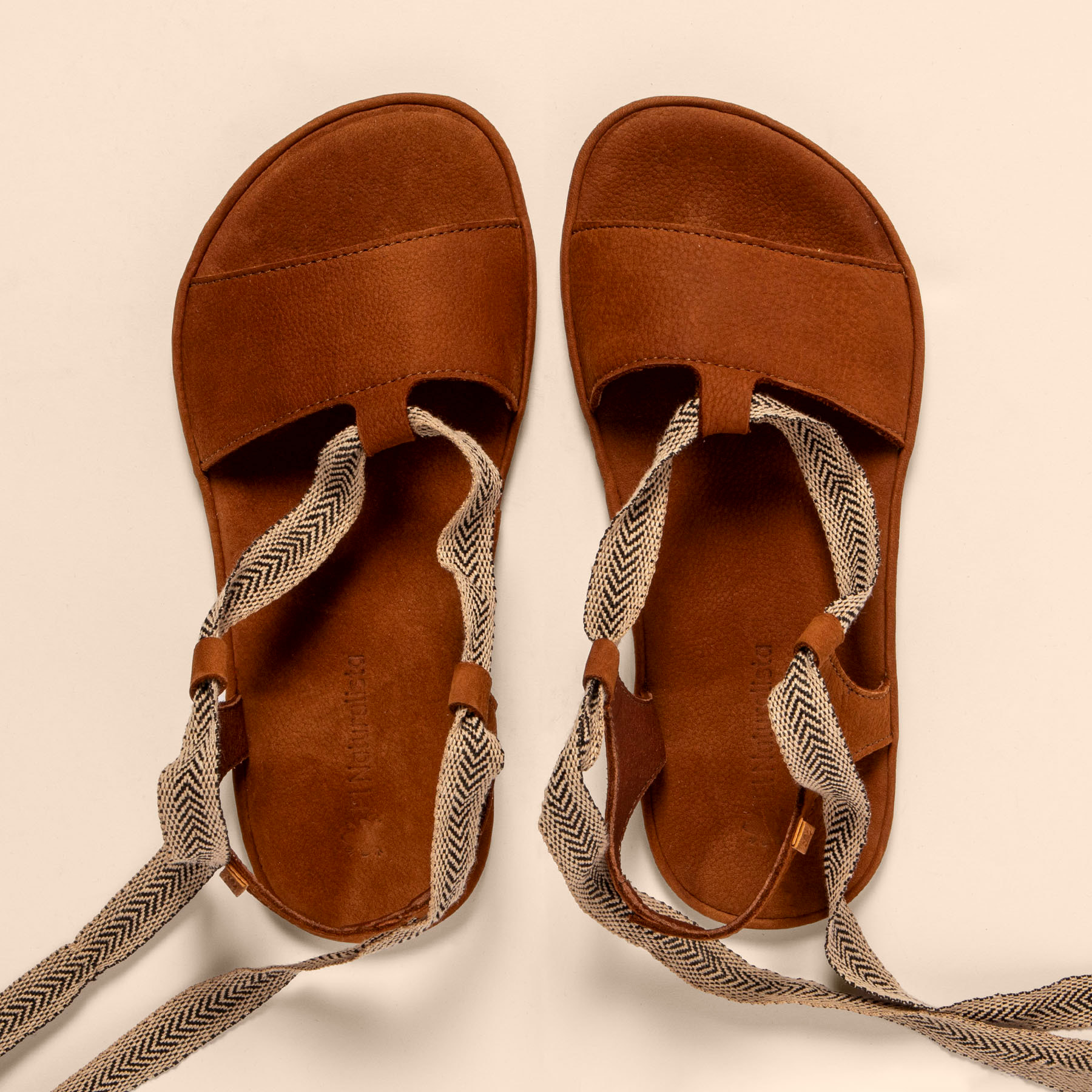 Sandalias N5685 NOBUCK LAVADO CUERO/SATYA color Cuero