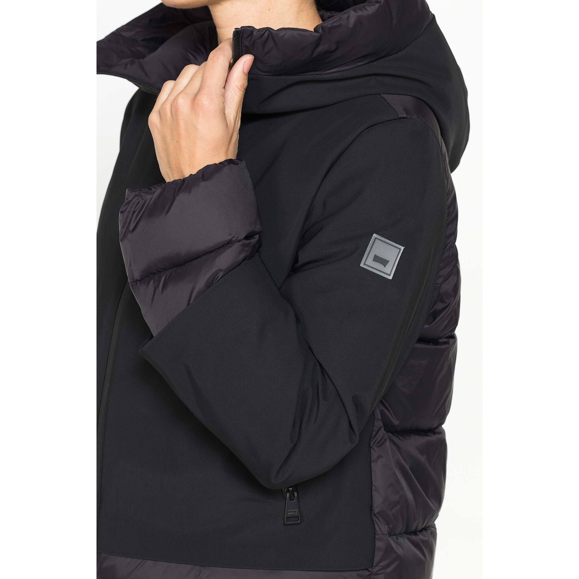 GIUBBINO CORTO CON CAPPUCCIO IN DOPPIO TESSUTO