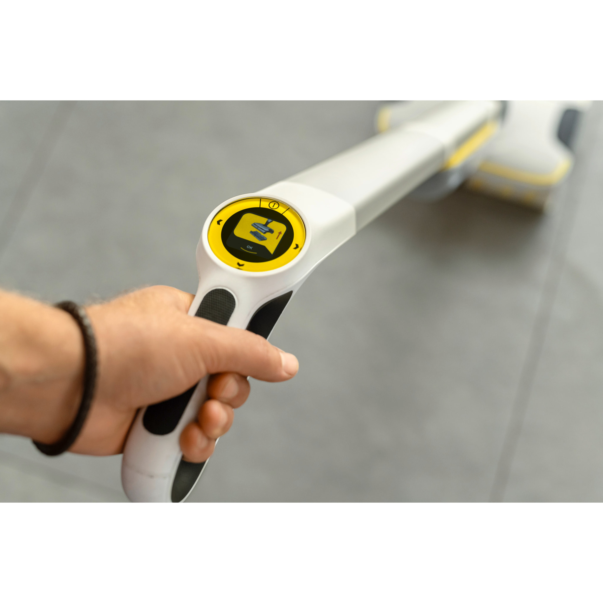 Nettoyeur de sols connecté Karcher FC 8 Smart Signature Line - Aspire lave et sèche - Connecté- écran LCD- Autonomie 50 min