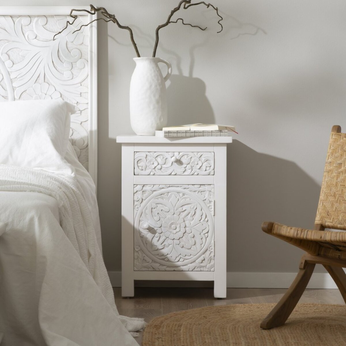 Table de chevet Indira -bois de manguier massif et mdf-couleur blanc brossé 50 x 70 x 40 cm