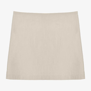 Falda corta con aberturas