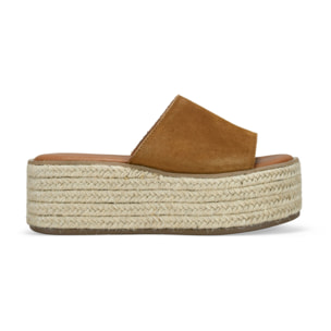 Sandalias de plataforma marrones en piel con esparto