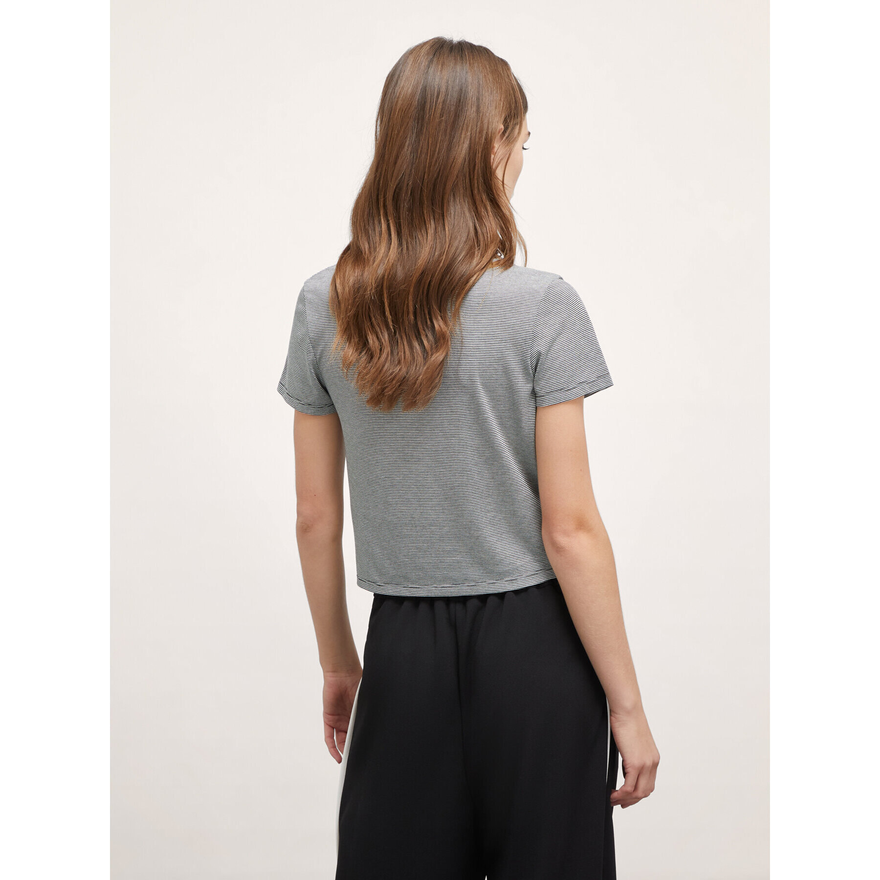 Motivi - Camiseta de micro rayas con nudo - Negro