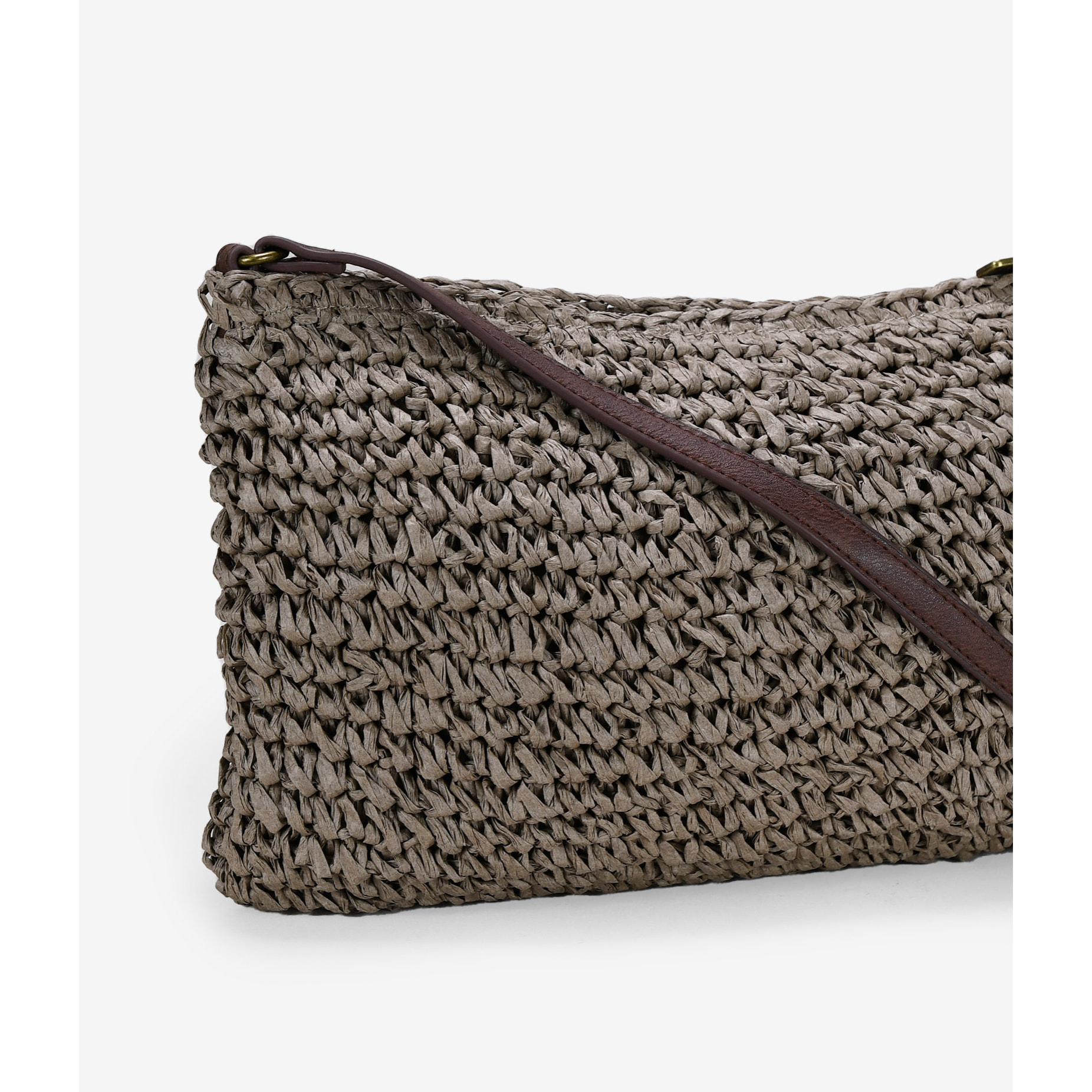 Bolso bandolera de rafia marrón