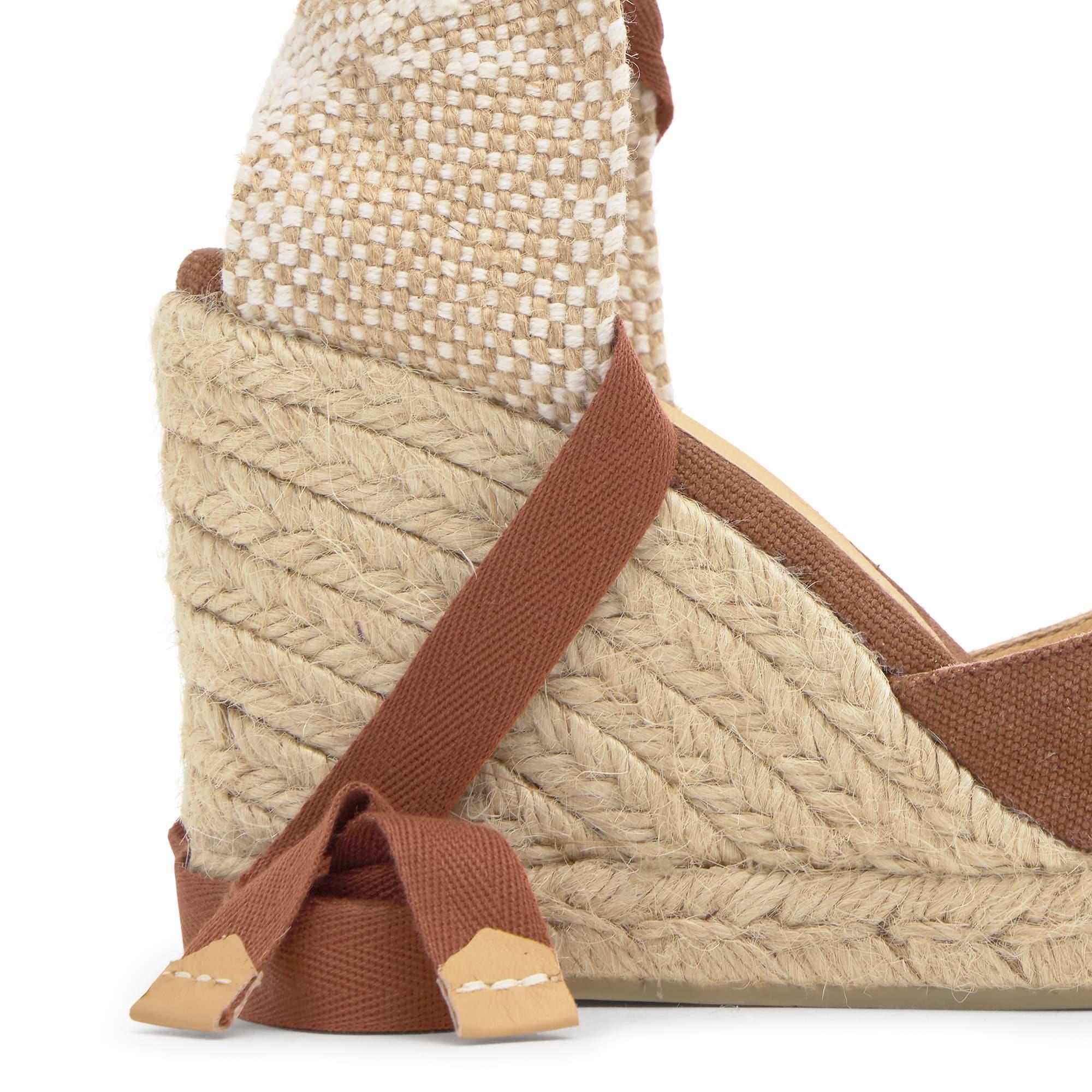 Alpargata de cuña 6 cm en lona de algodón con cintas al tobillo y talonera trenzada