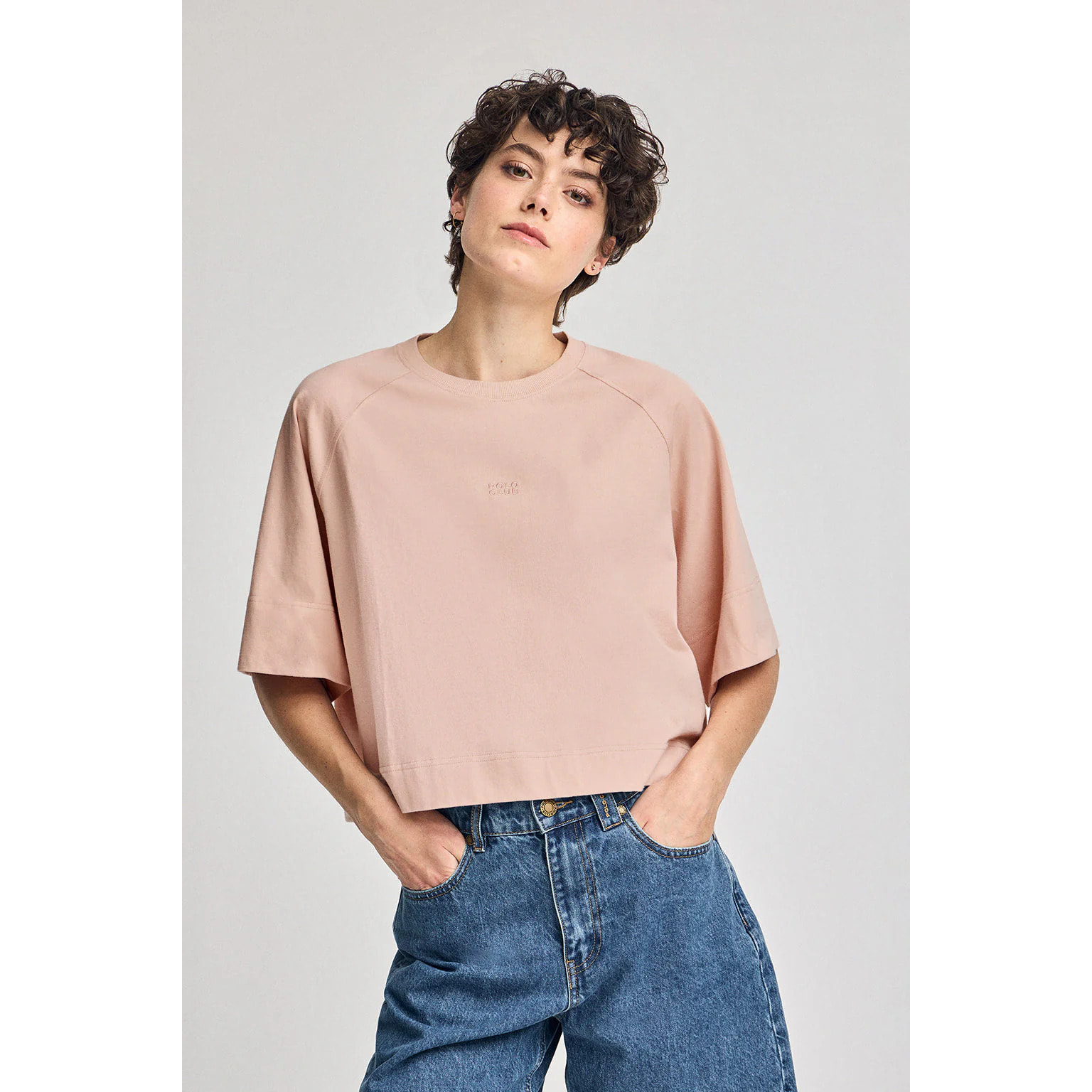 Maglietta color nude Danae con logo ricamato