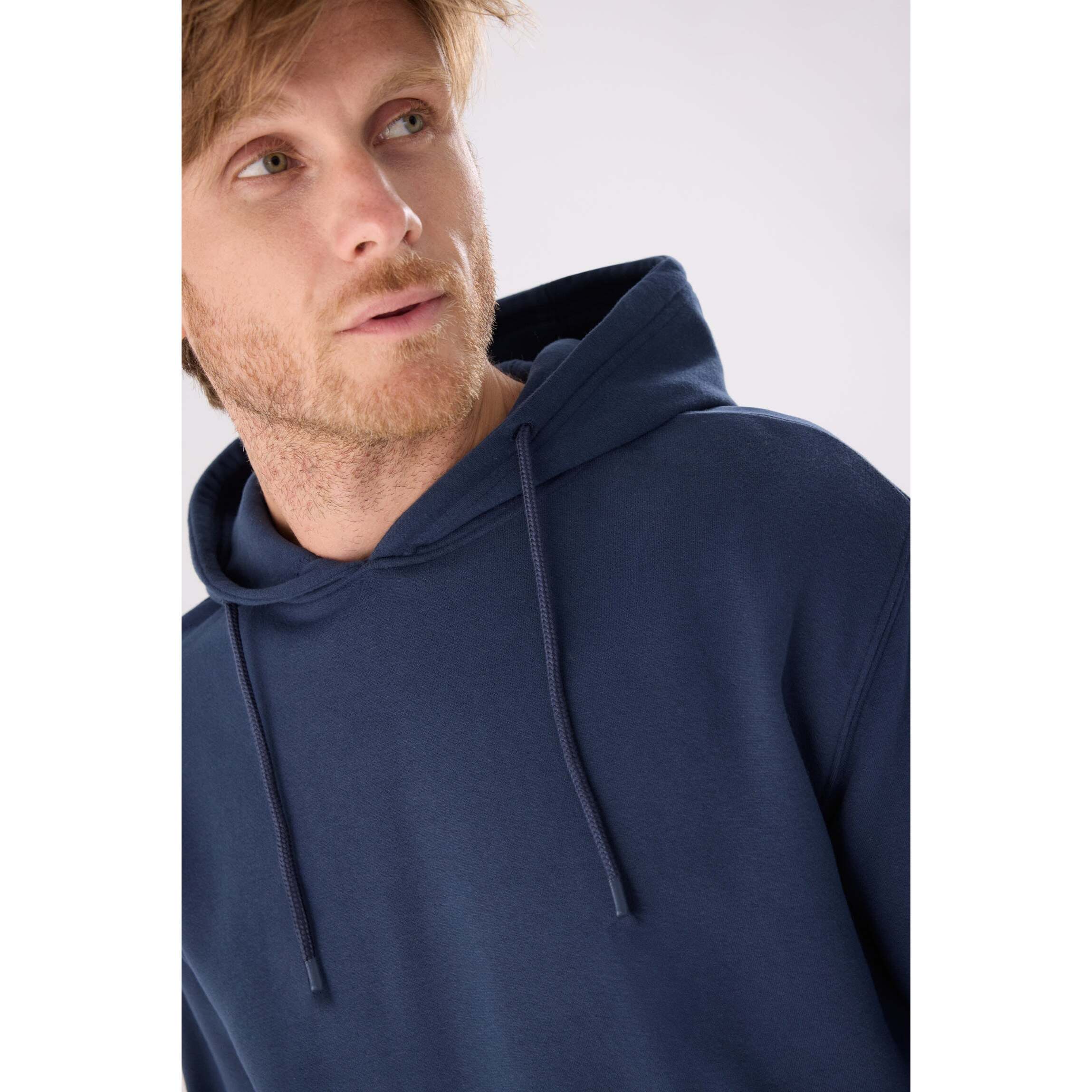 Sudadera deportiva hombre afelpada con capucha azul marino
