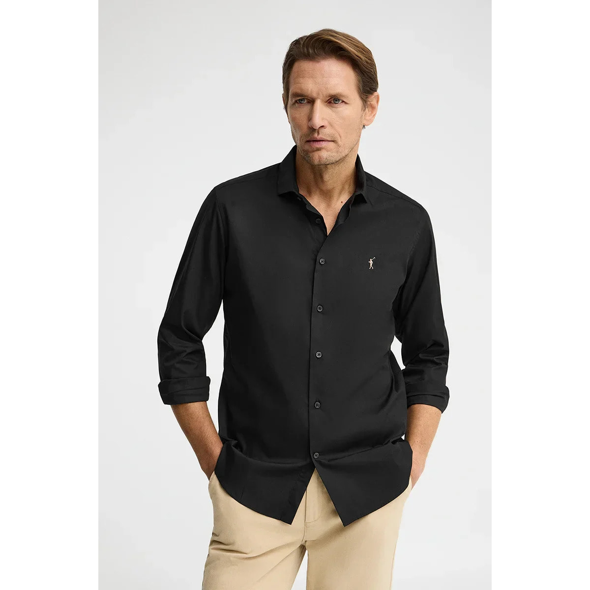 Camisa negra de corte slim con logo Rigby Go