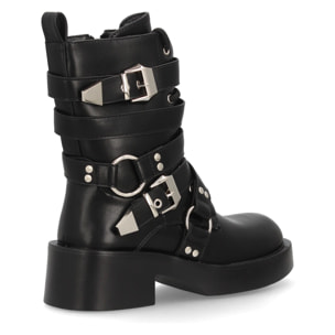 Botas estilo punk con hebillas y plataforma