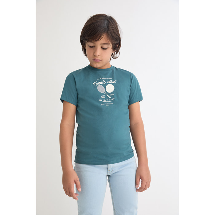 Camiseta de Manga Corta con Estampado de Raquetas de Tenis y Texto Tennis Club Deportivo | Color: Verde azulado | Street Monkey