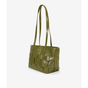 Bolso de hombro verde con trenzado