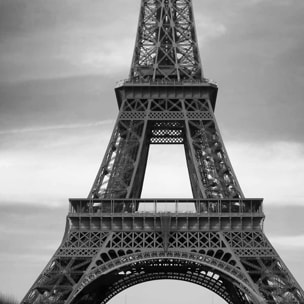 Affiche encadrée Tour Eiffel noir et blanc avec touche de couleur Affiche + cadre en métal - Noir