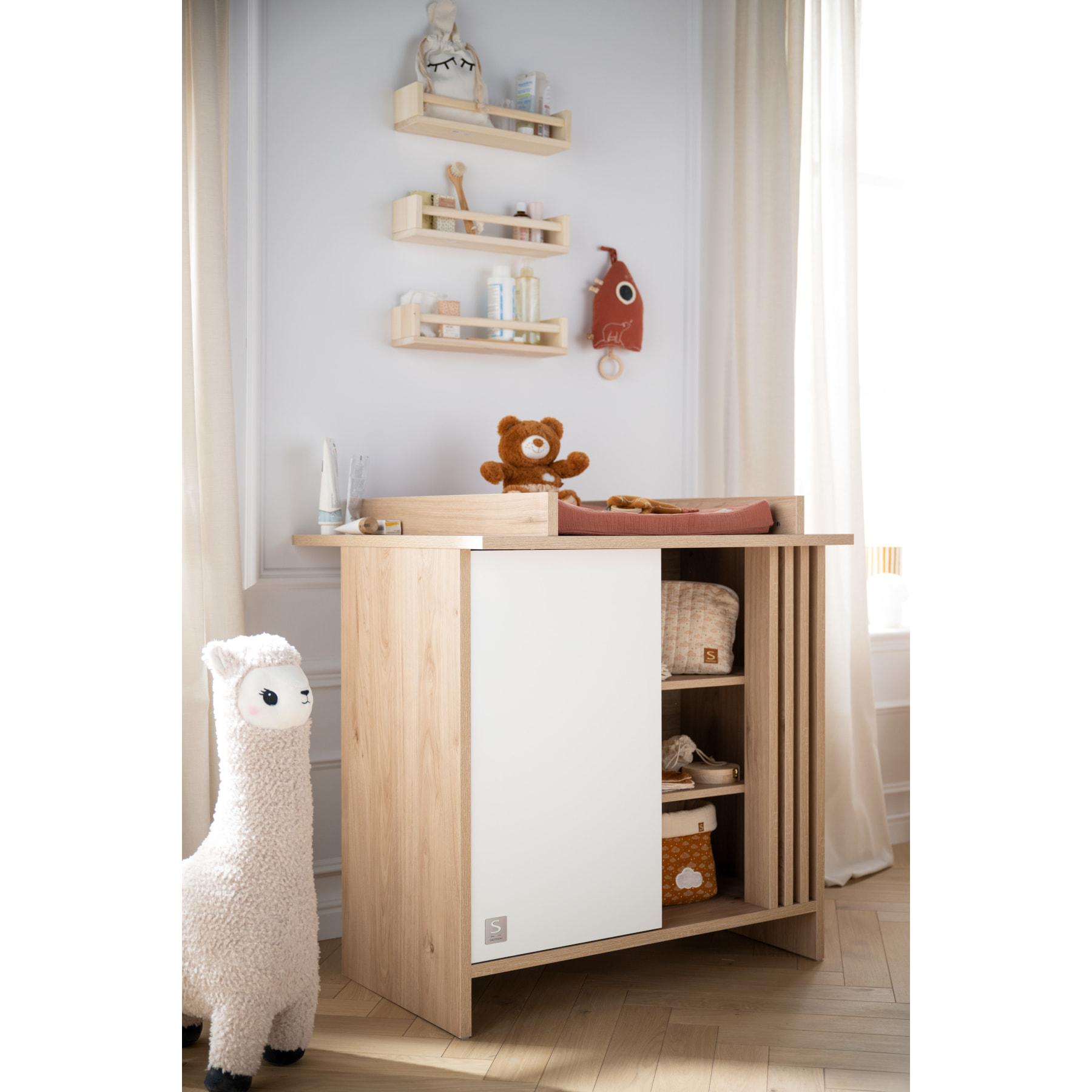 Chambre bébé complète Tokyo, Lit 120x60 et Commode à langer claustra - Chêne suave