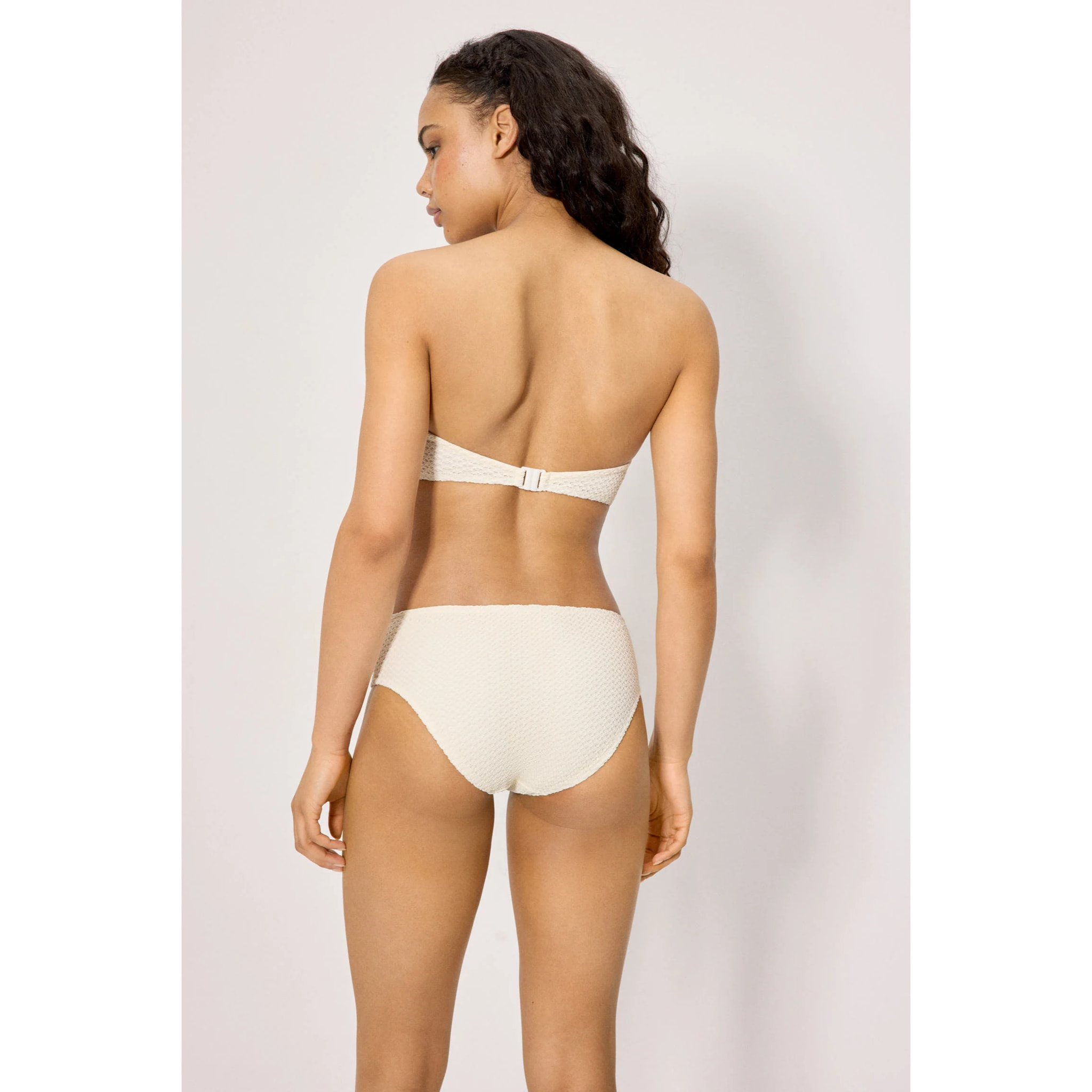 Slip bikini midi modellante Beige