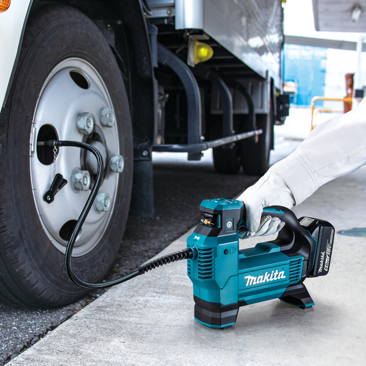 Gonfleur sans fil 18V LXT - MAKITA - Sans batterie, ni chargeur - DMP181Z