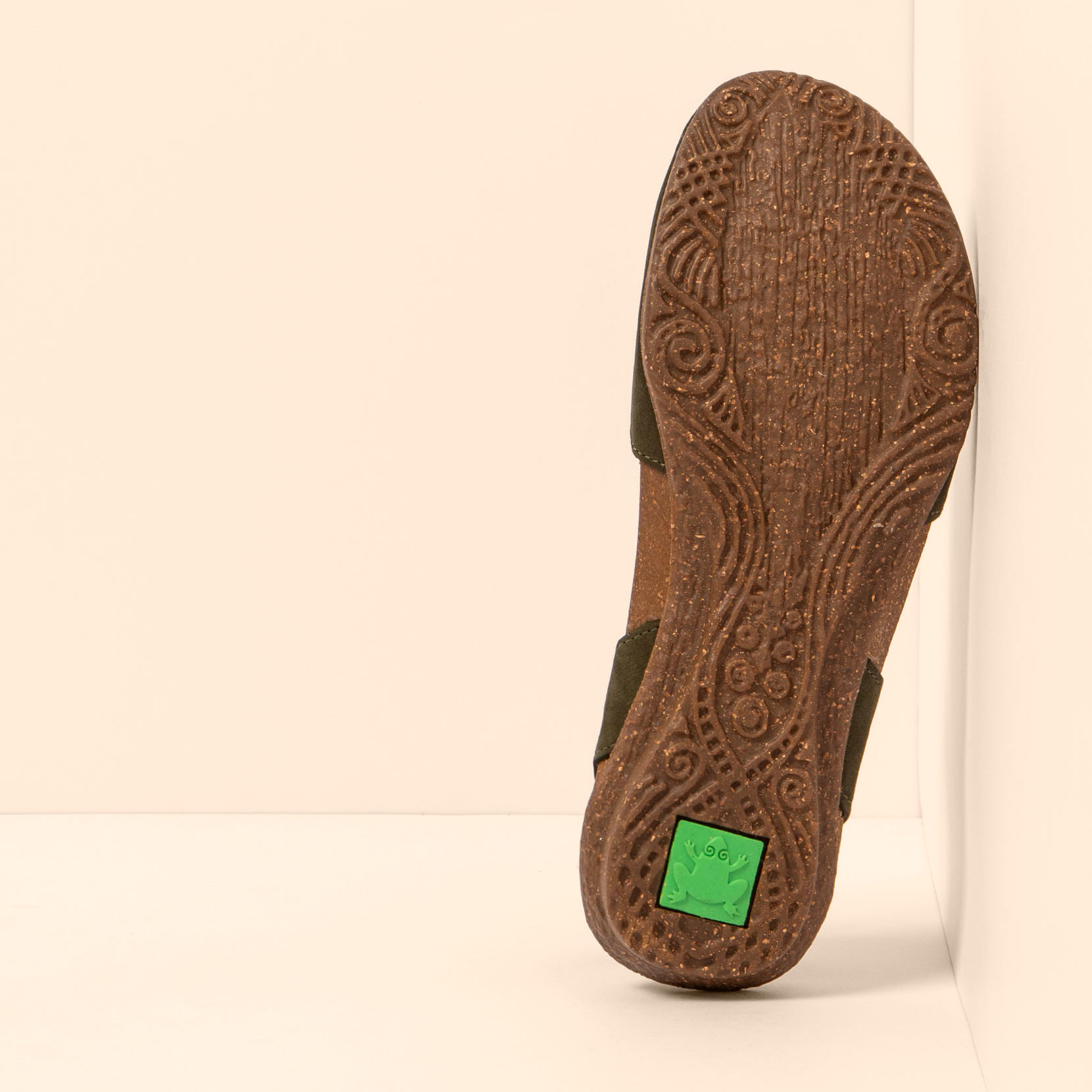 Sandalias N412 NOBUCK LAVADO KAKI / WAKATAUA color Kaki