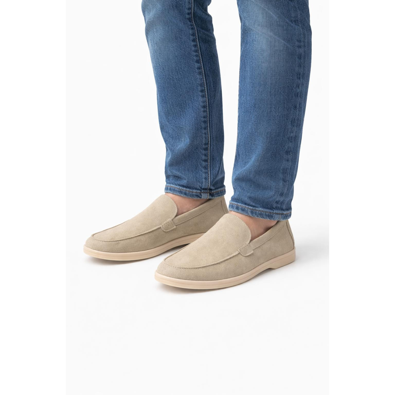 Mocassini leggerissimi e comodissimi in pelle scamosciata beige