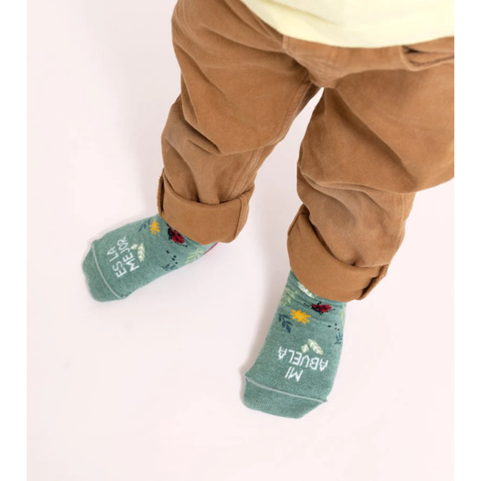 Mini calcetines "Mi abuela es la mejor" talla 27-30