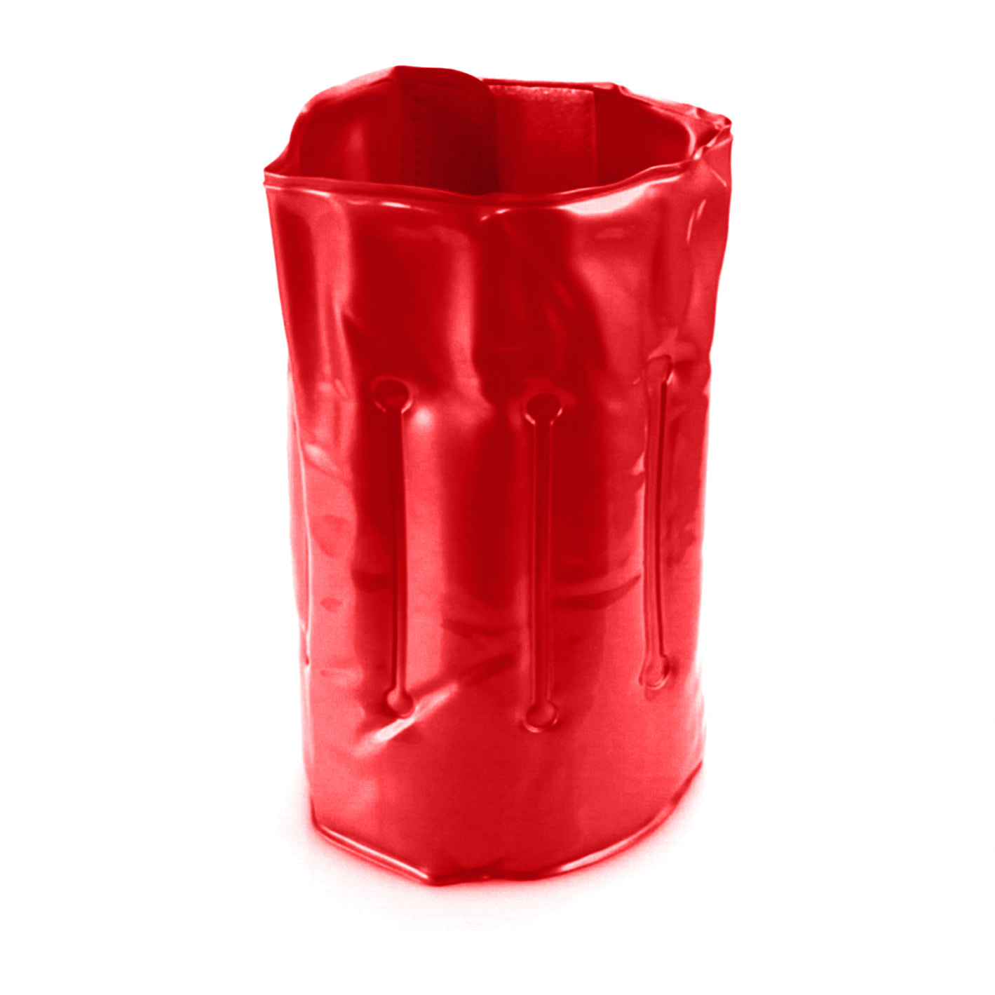 Nuisant, raffreddatore con liquido refrigerante interno, finitura termosaldata stagna e chiusura in velcro regolabile.