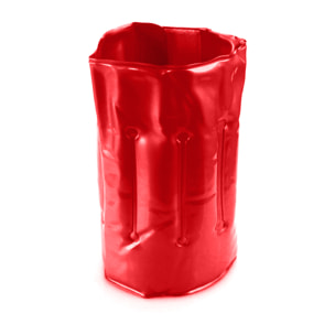 Nuisant, raffreddatore con liquido refrigerante interno, finitura termosaldata stagna e chiusura in velcro regolabile.