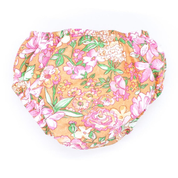Cubrepañal de popelín ocre estampado de flores rosas. Elastico en la cintura y en las piernas.