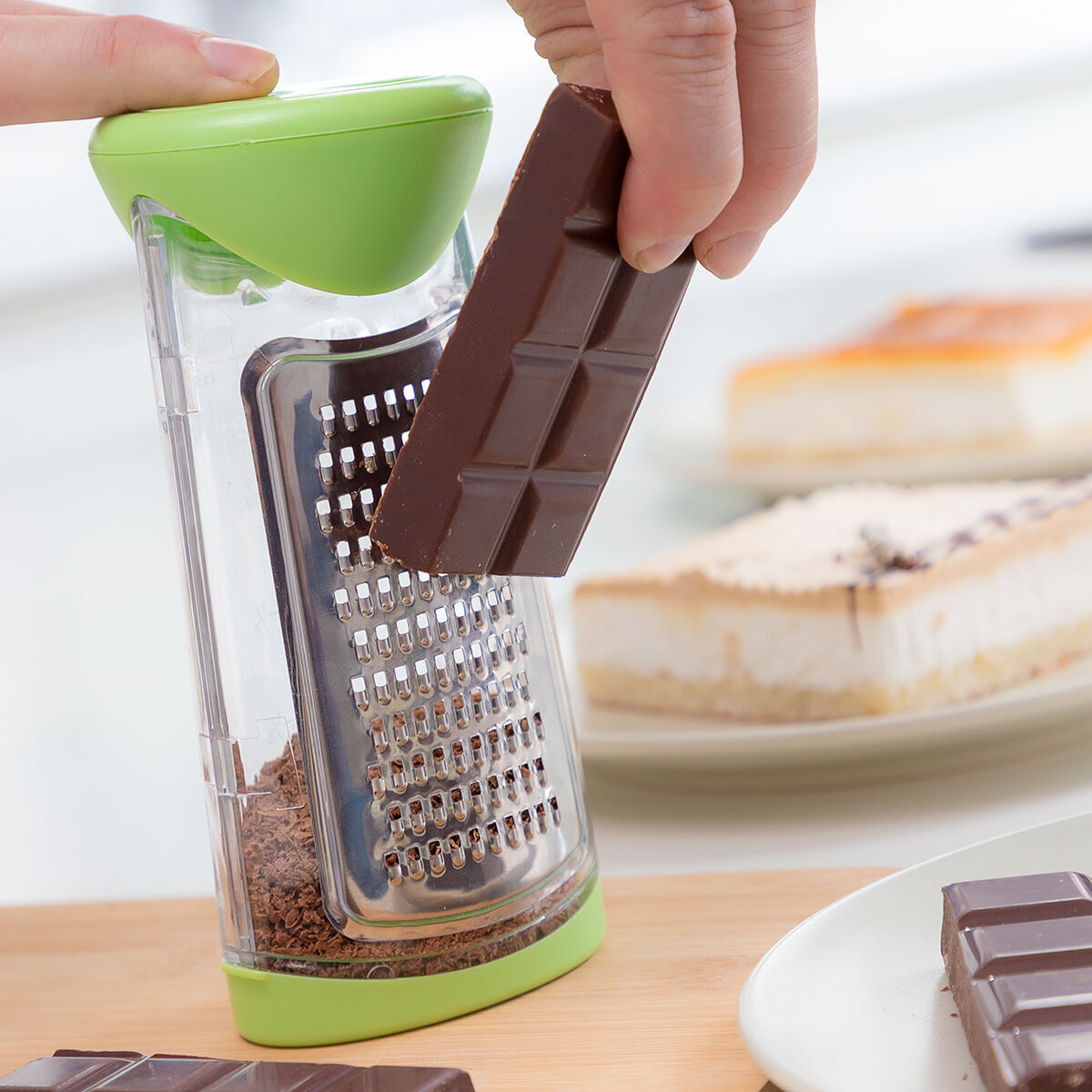 Râpe avec récipient et couvercle de distributeur 3 en 1 Cheezy InnovaGoods