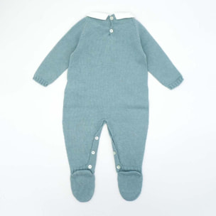 Pelele azul con dibujo de conejo en el centro