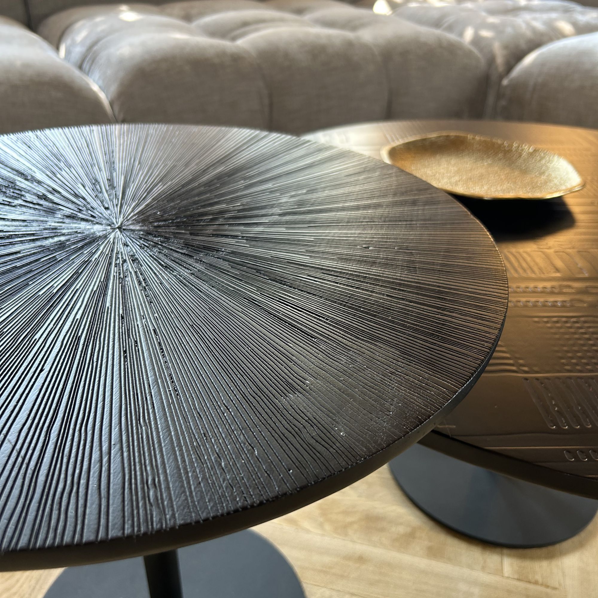 Meuble d'appoint en bois de manguier noir UBU